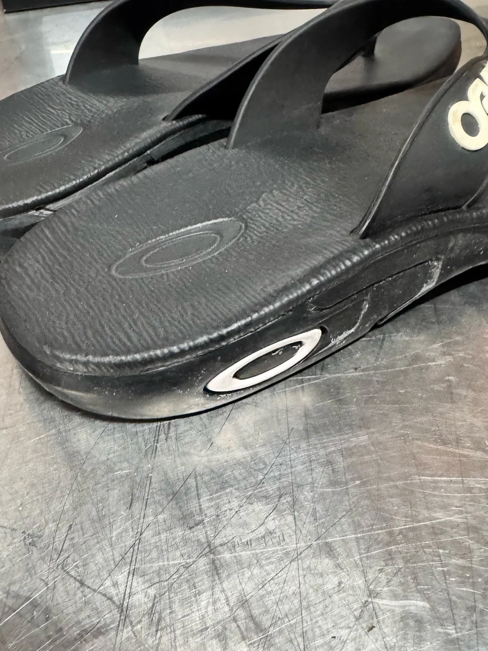 Oakley Men's B1B Flip Flops Sandals